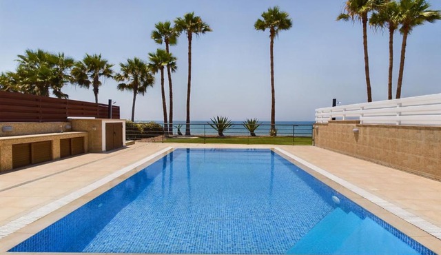 Amazing frontline beach villa