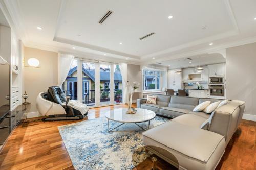 An Amazing StarHouse in Westside Vancouver