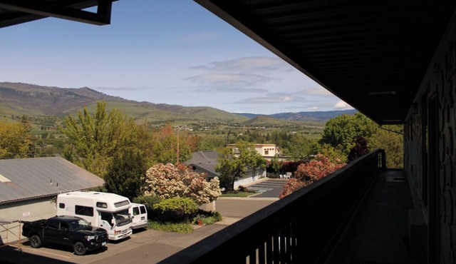 Ashland Commons Hostel