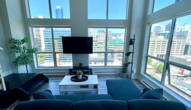 Bright Downtown Loft | City Views & Parking