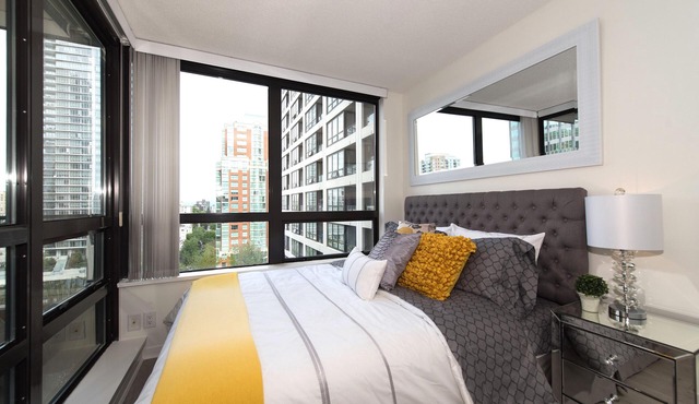 E1 - Chic Downtown Jr. 1 Bedroom