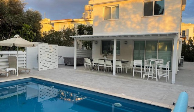 Konnos Hight Villa
