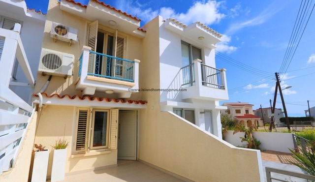 Konnos Townhouse
