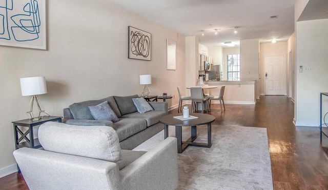 Landing | Beautiful 2BD, Pool, Clubhouse