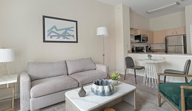 Landing | Stunning 1BD, Pool, Gym