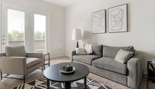 Landing | Stunning 2BD, Pool, Clubhouse