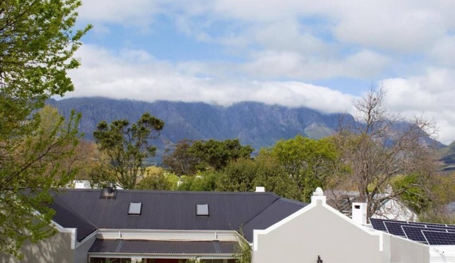 Le Habitat 6 - Chic Townhouse in heart of Winelands