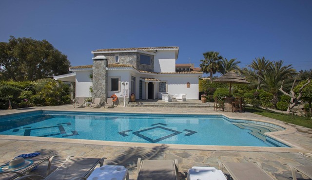 Luxury Villa In Ayia Napa With A Pool near the beach!