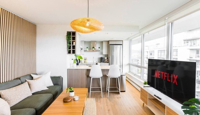 Olympic Village Oasis |Downtown Van |Free Parking