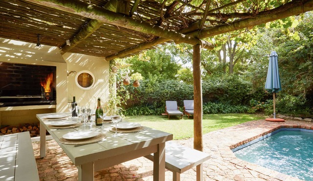Quaint & Quirky Cottage in the heart of Franschhoek Village