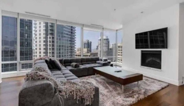 Shangri-la : Luxury 2-Bedroom DT