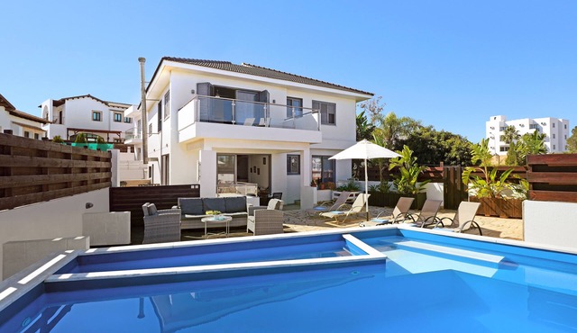 Villa Sea Horizon - Walking to Konnos Beach
