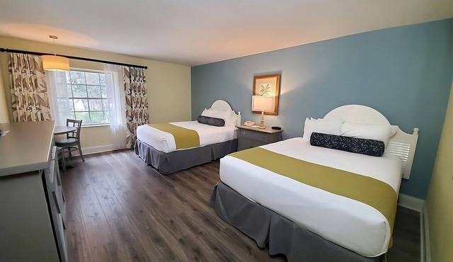 Your Home Away From Home! 3 Spacious Units! Near Golf Course! Free Parking, Pool
