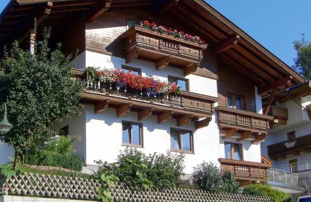 150 m² Apartment ∙ 3 bedrooms ∙ 10 guests
