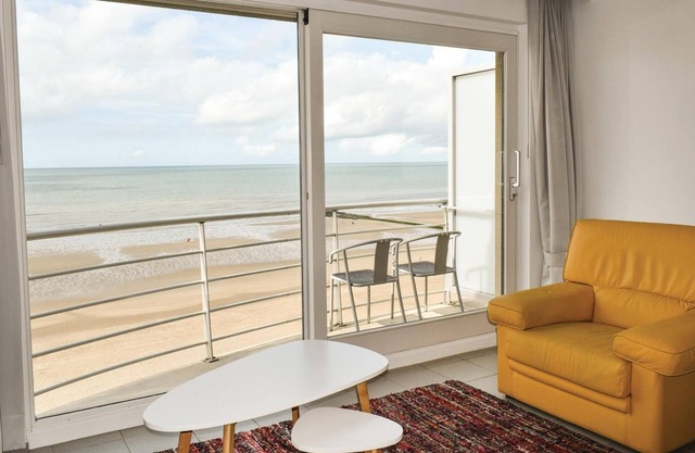 Awesome apartment in Oostende with WiFi