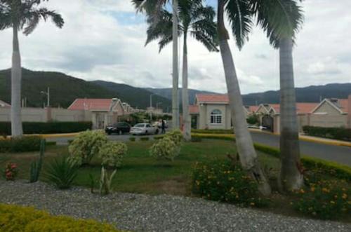 Caymanas Estate 