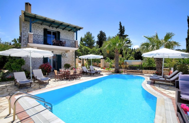 Apostolos Lefkada 