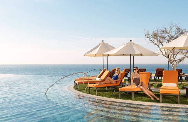 Large studio suite in Cabo for Christmas week