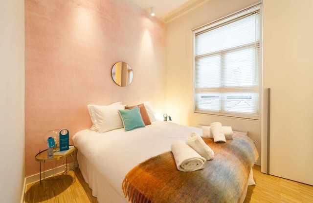 Regence III - Two Bedroom Apartment, Sleeps 5