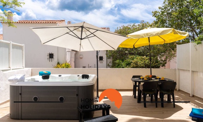 The Strip Villa | 134 m² Villa ∙ 3 bedrooms ∙ 7 guests