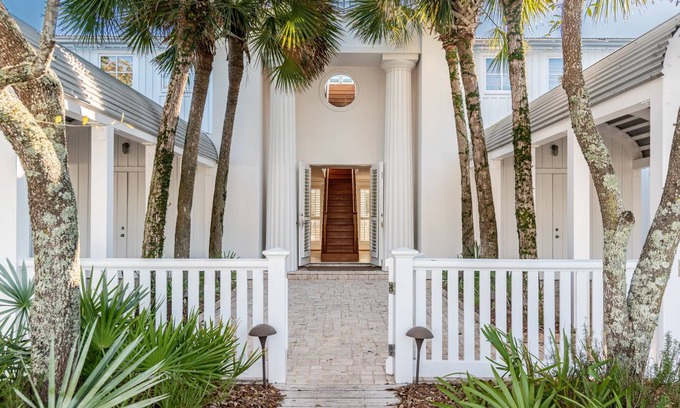 Seaside House | 255 m² House ∙ 3 bedrooms ∙ 8 guests