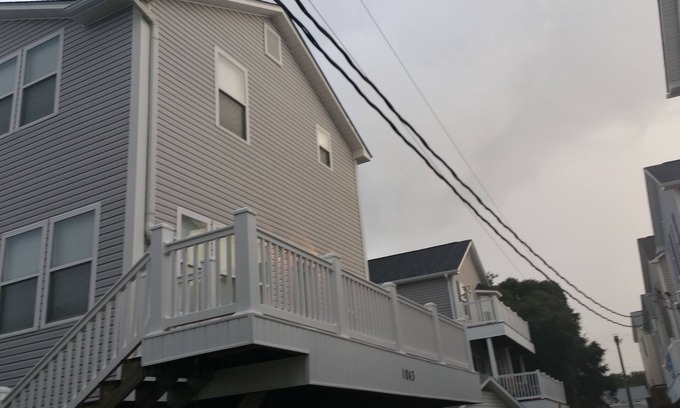 Surfside Beach House | 4BR/3BA Ocean View Beach House. 2 min walk to the beach. Wifi/Linen included