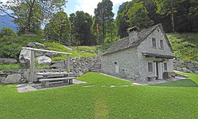 Frasco Ski Chalet | 70 m² Chalet ∙ 2 bedrooms ∙ 4 guests