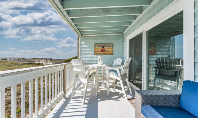 Carolina Beach Condo | 76 m² Condo ∙ 2 bedrooms ∙ 6 guests