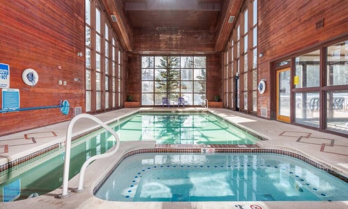 Brian Head Apartment | Condo 106, Wifi, Community Pool, Jacuzzi, Lounge,