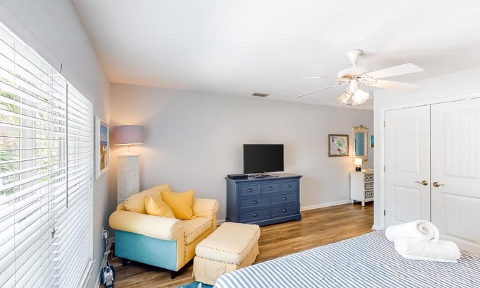 Holmes Beach House | Peaceful Holmes