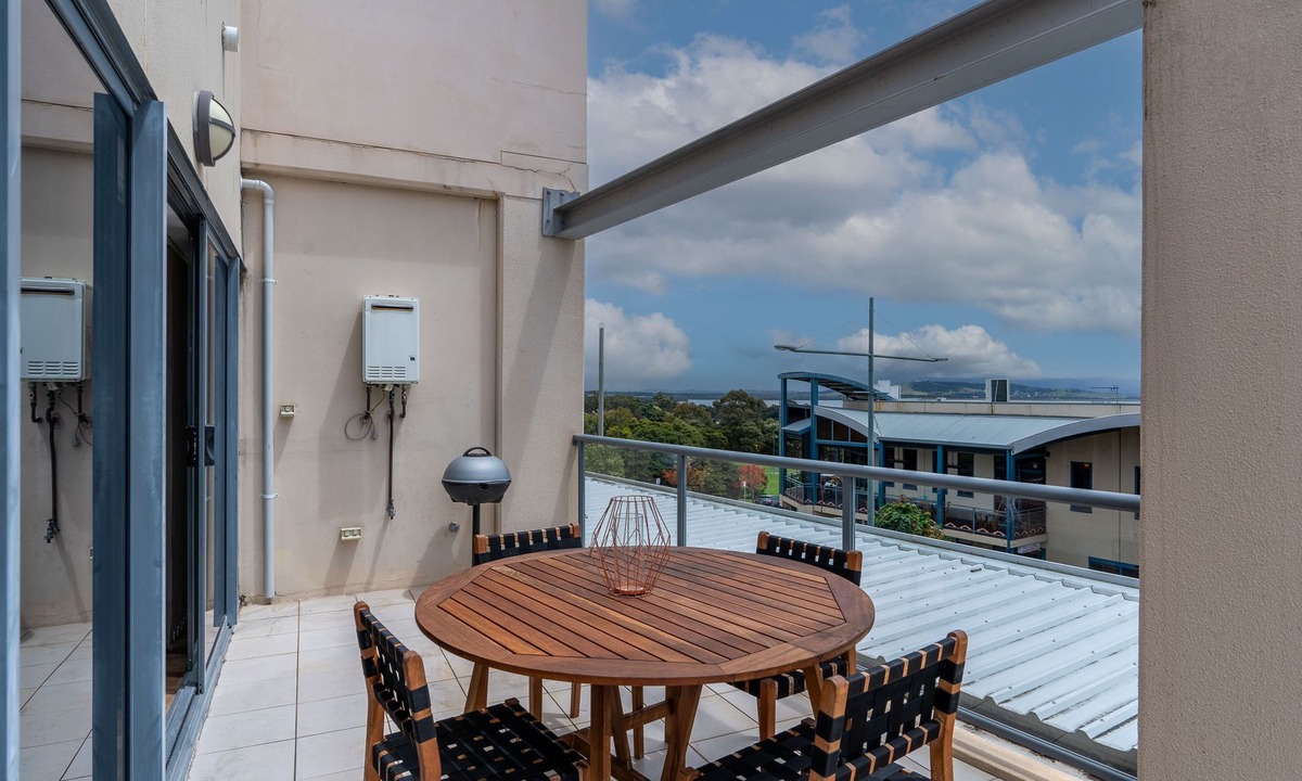 Shellharbour City Centre Apartment | Mountain Waves - in the heart of shellharbour