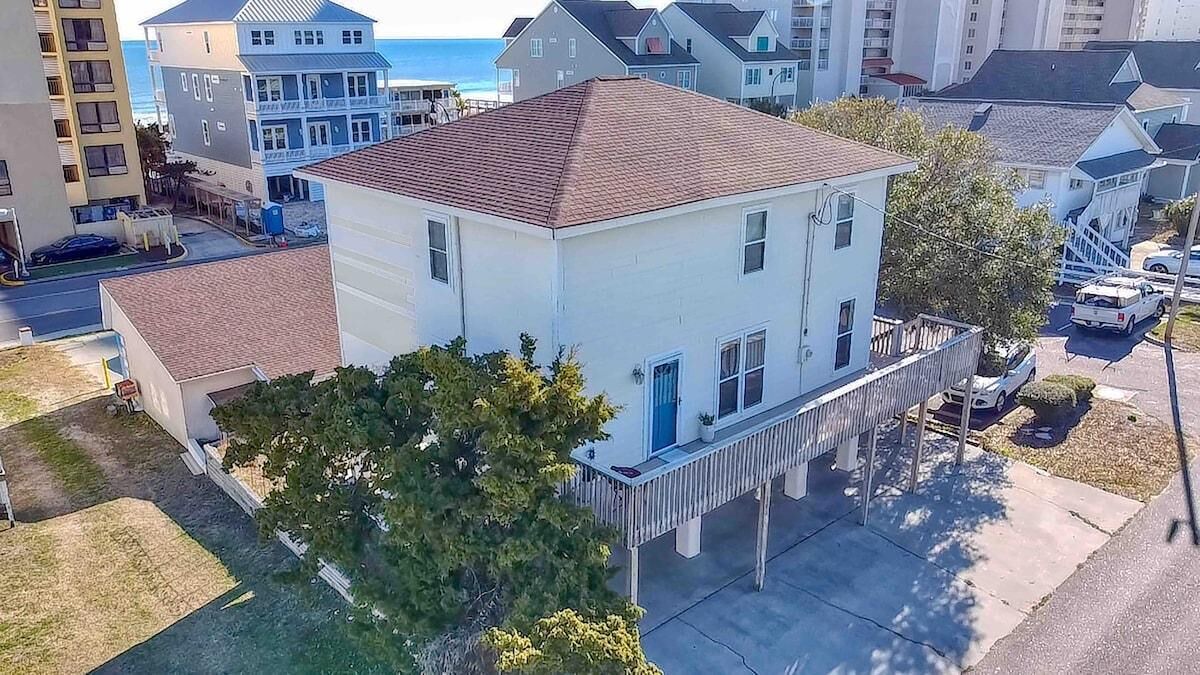 Crescent Beach House | Cabana II: Oceanview & Walk to the Beach