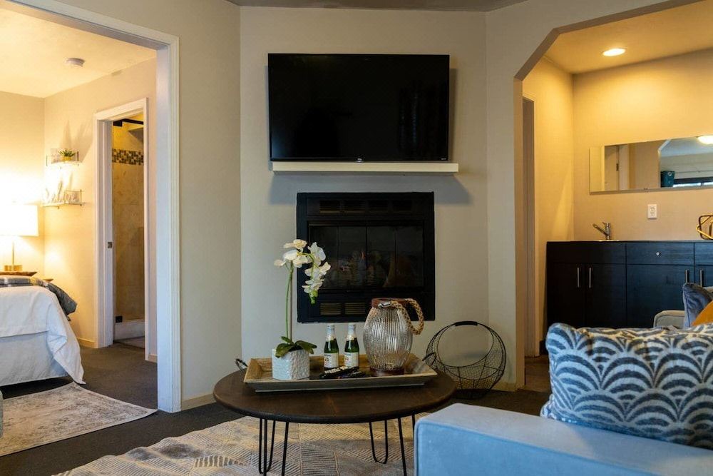 Photo of Livingroom in Tahoe Valley