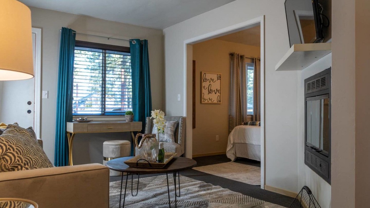 Photo of Livingroom in Tahoe Valley