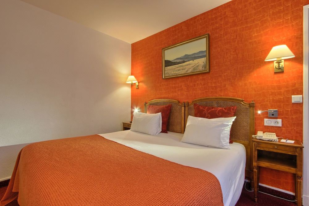 Photo of Bedroom in 7th Arrondissement
