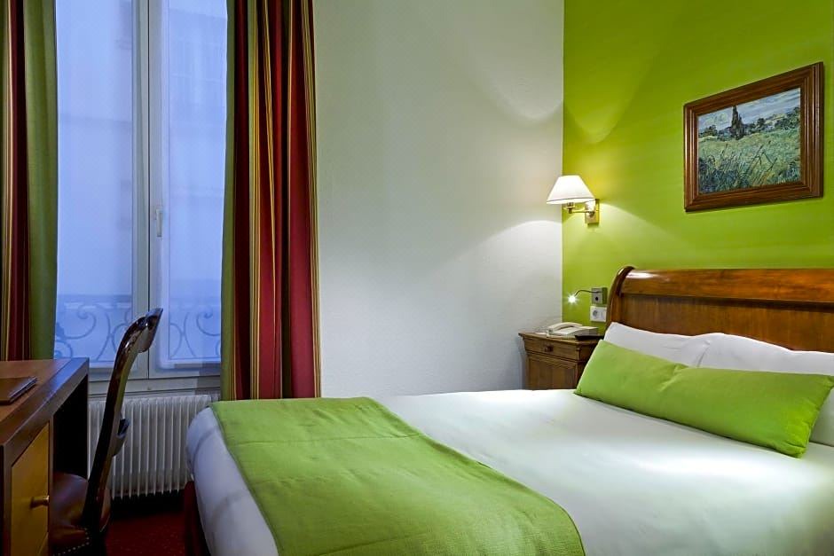 Photo of Bedroom in 7th Arrondissement