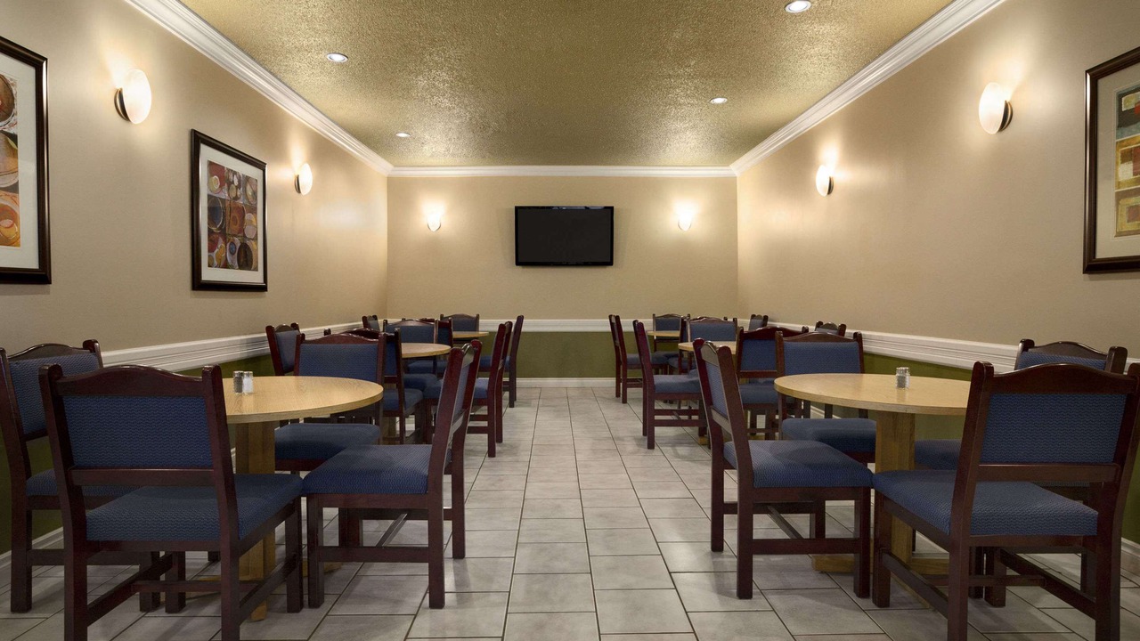 Photo of Livingroom in High Level