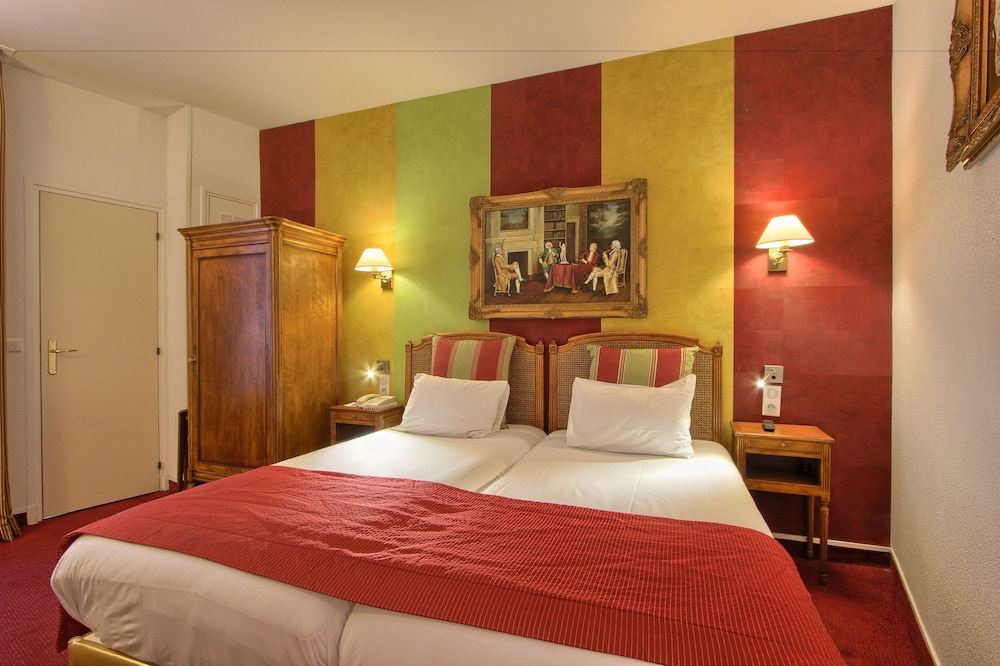 Photo of Bedroom in 7th Arrondissement