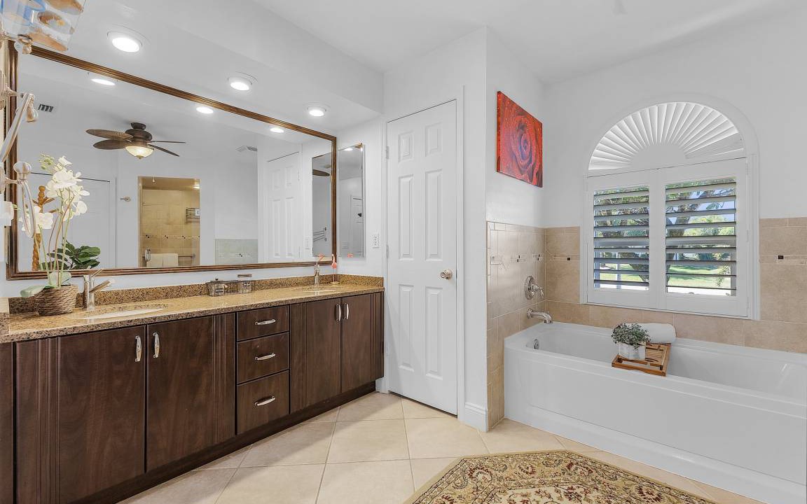 Photo of Bathroom in Pelican