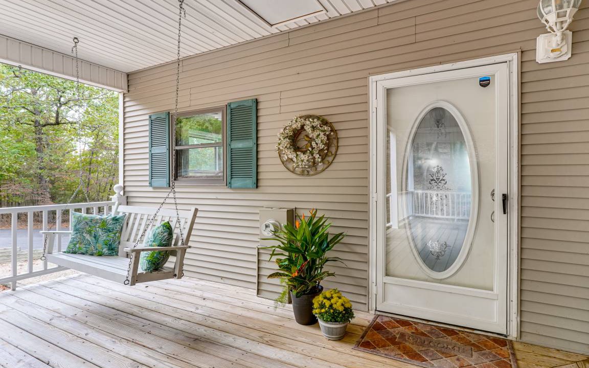 Photo of Patio Balcony in Sylvan Shores