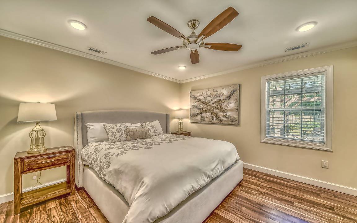 Photo of Bedroom in Folly Field