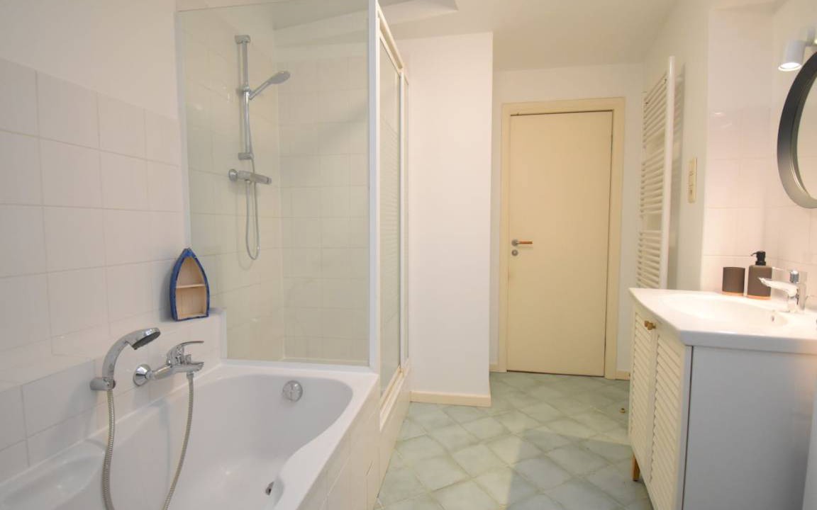 Photo of Bathroom in Schaerbeek