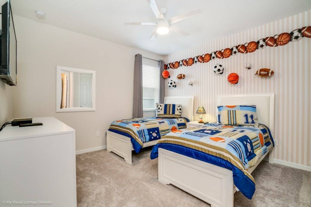 Photo of Bedroom in Bay Lake