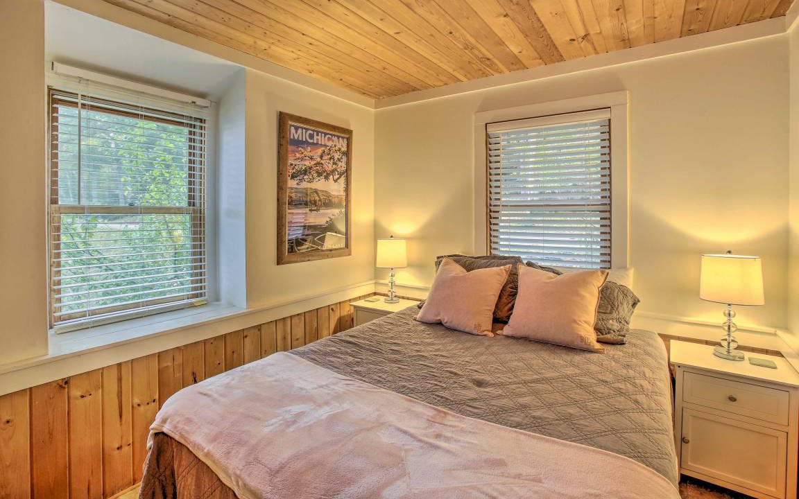 Photo of Bedroom in Glen Arbor