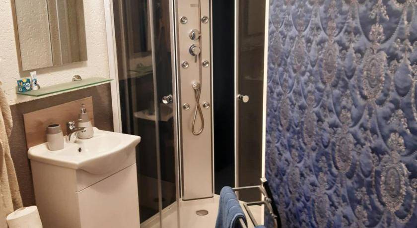 Photo of Bathroom in Steele