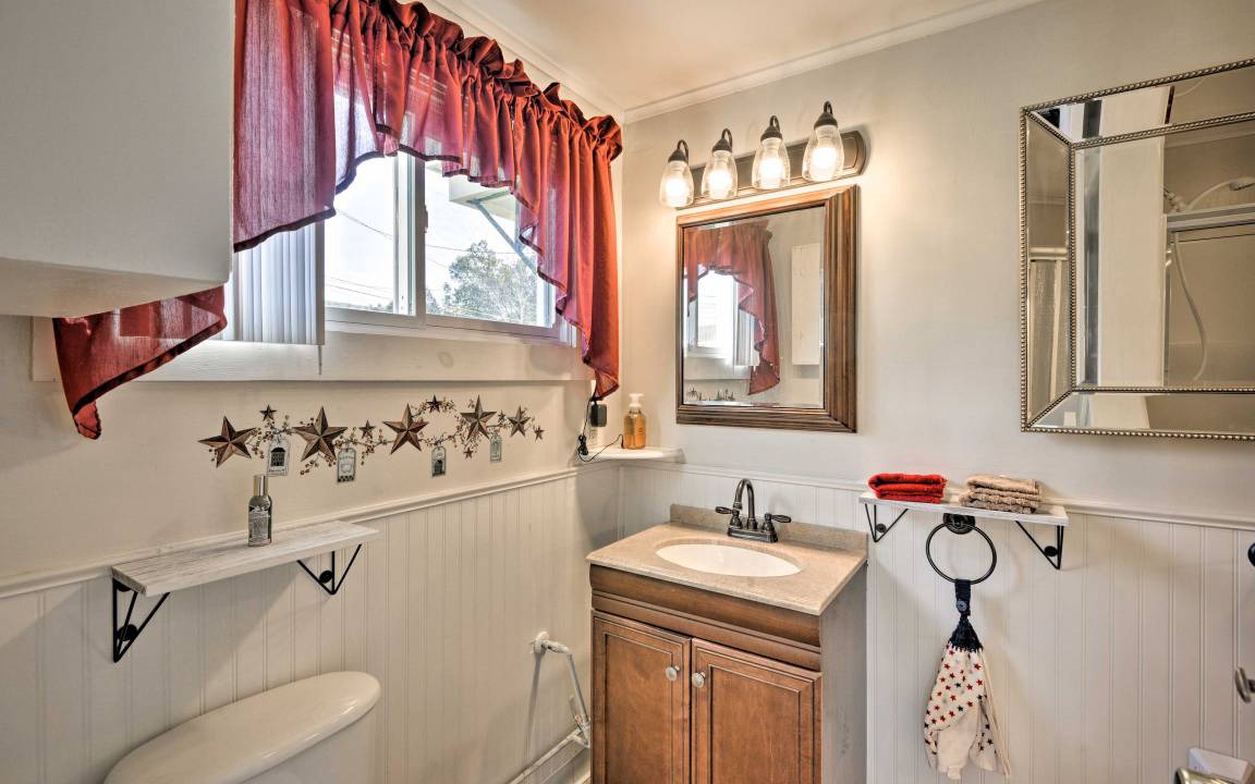 Photo of Bathroom in Homer