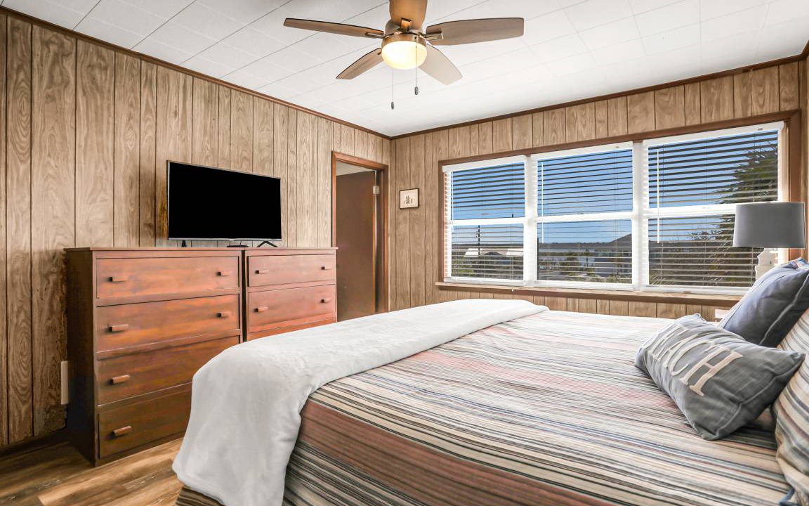 Photo of Bedroom in Crescent Beach