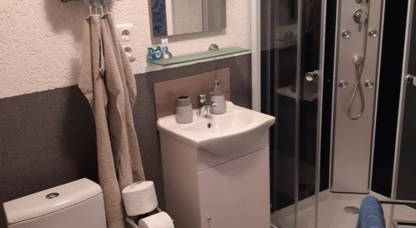 Photo of Bathroom in Steele