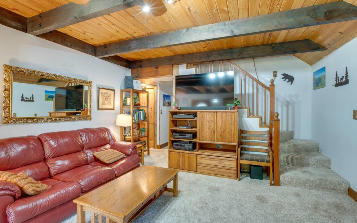 Photo of Livingroom in Christmas Valley