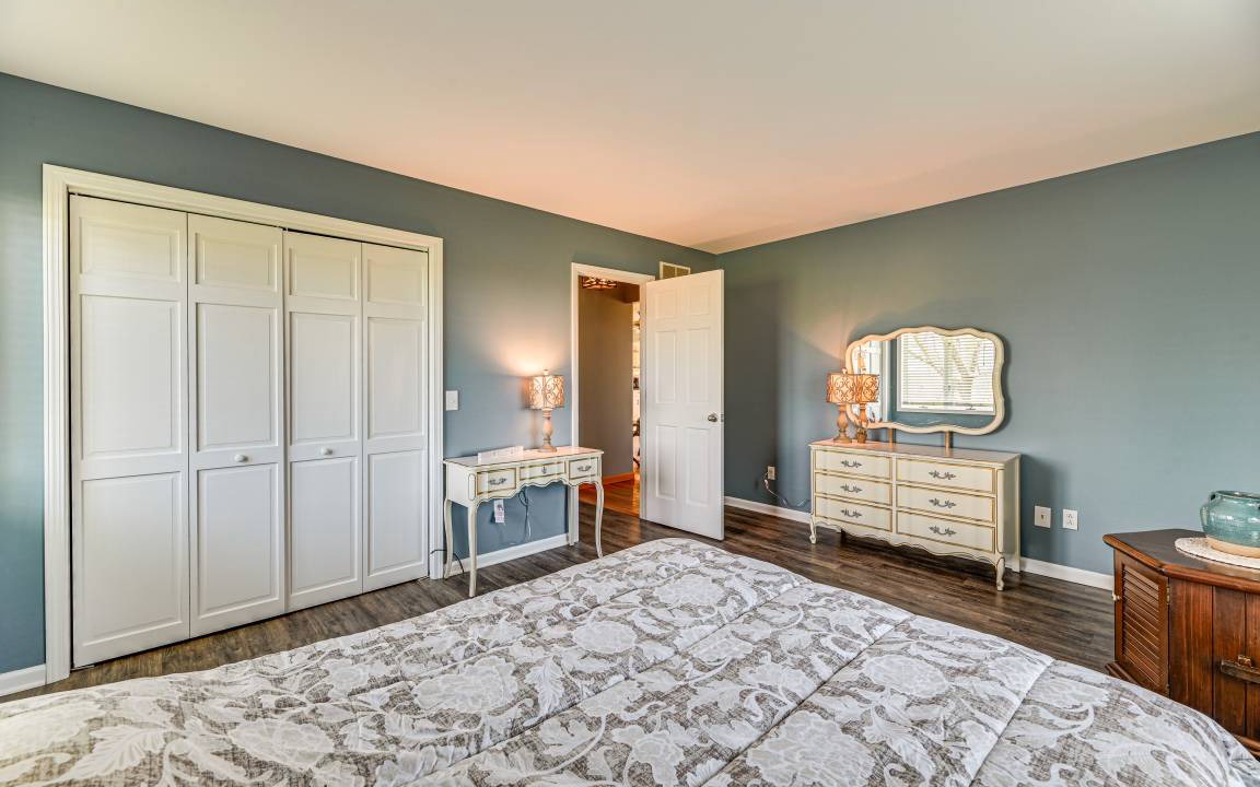 Photo of Bedroom in Teall Beach